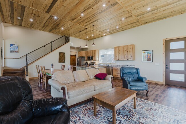 642 Twincreek Cir