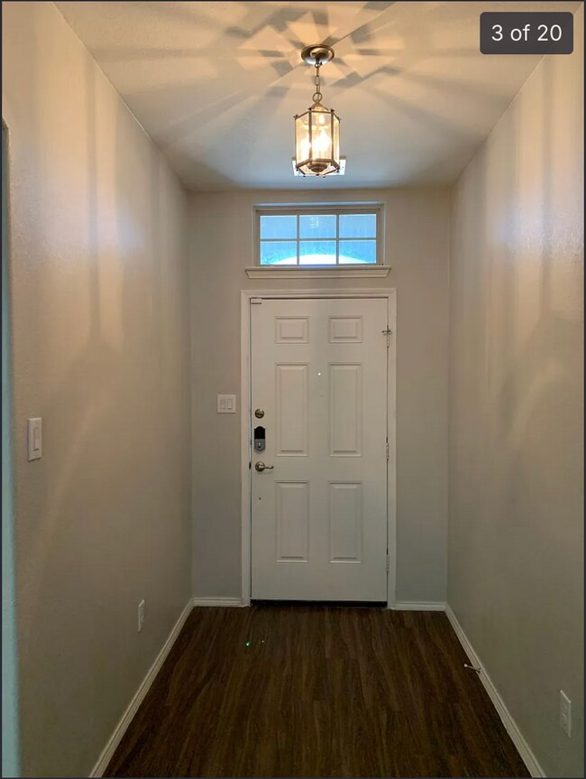 Photo - 469 Pollyann Trl