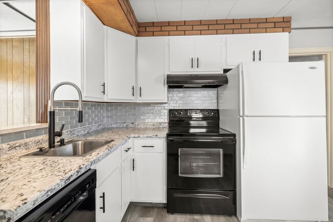 Photo - 1515 Longwood Dr