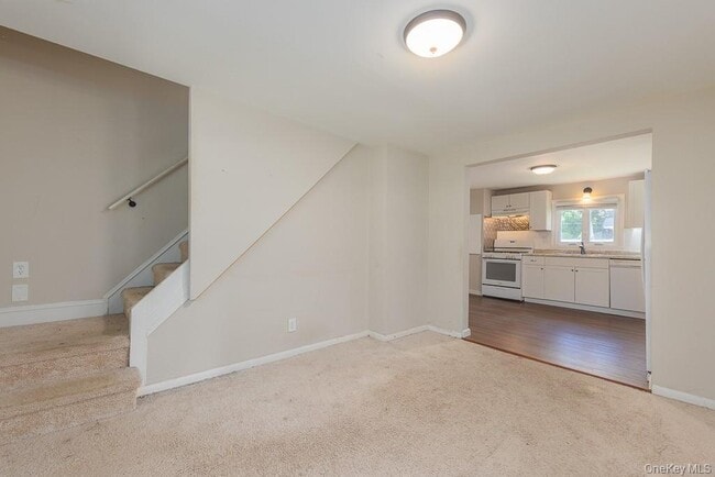 Photo - 119 E Village Rd