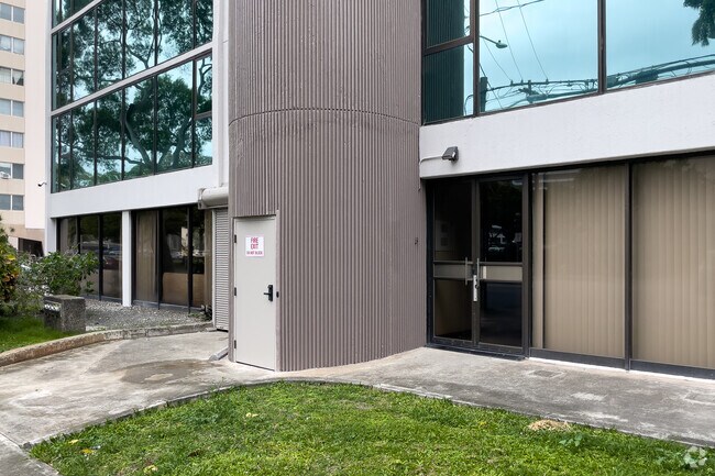 Photo - Punahou Regency