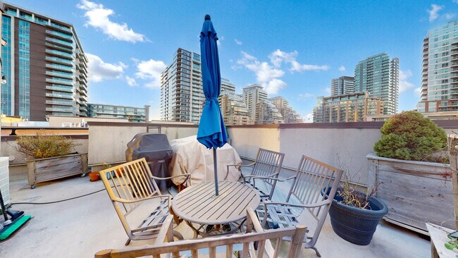 Photo - 30 Western Battery Rd Unit SI ID1504459P