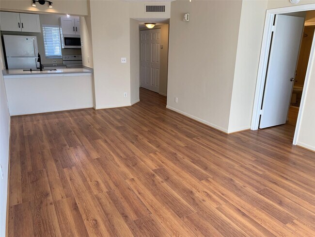 Photo - 10038 Twin Lakes Dr