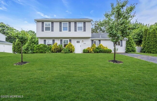 Photo - 2300 Oak Knoll Dr