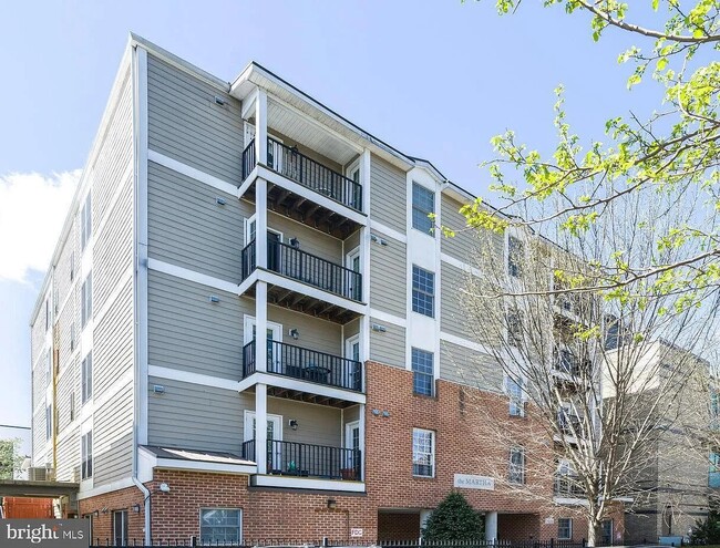 Building Photo - 5414 1st Pl NW Unit 5414 1st Place NW #301 Rental