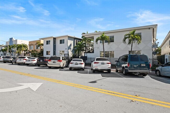 Building Photo - 7315 Byron Ave Unit 1 Rental