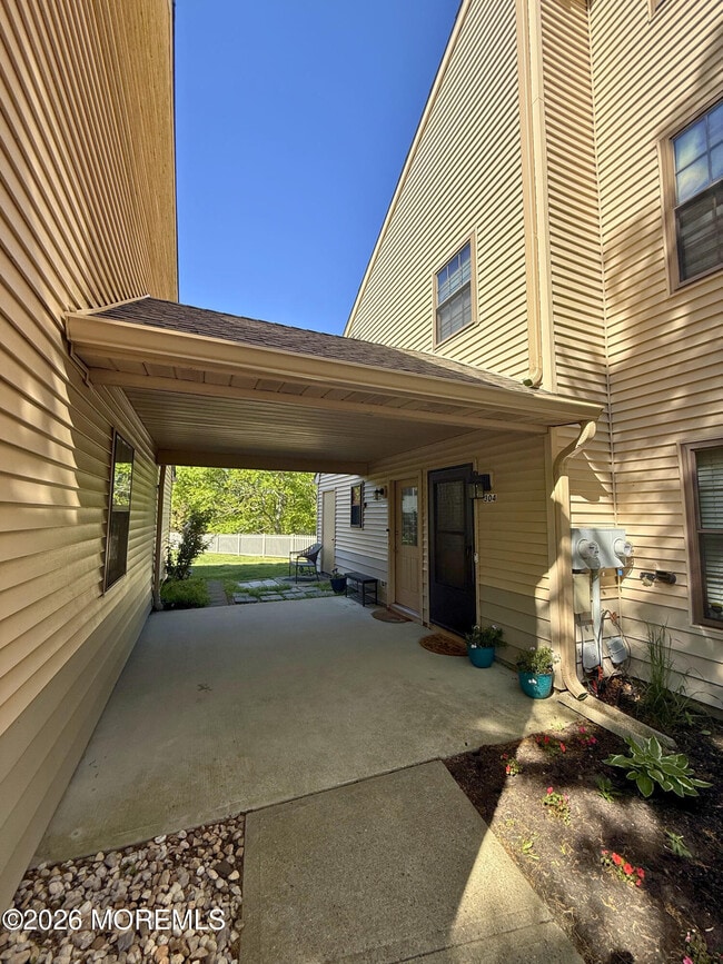 Building Photo - 305 Wildflower Ct