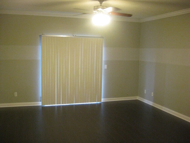 Photo - 2245 Riverside Dr Unit 301