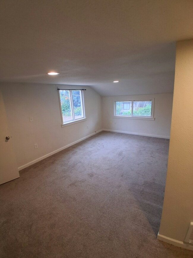 14602 Portland Ave SW