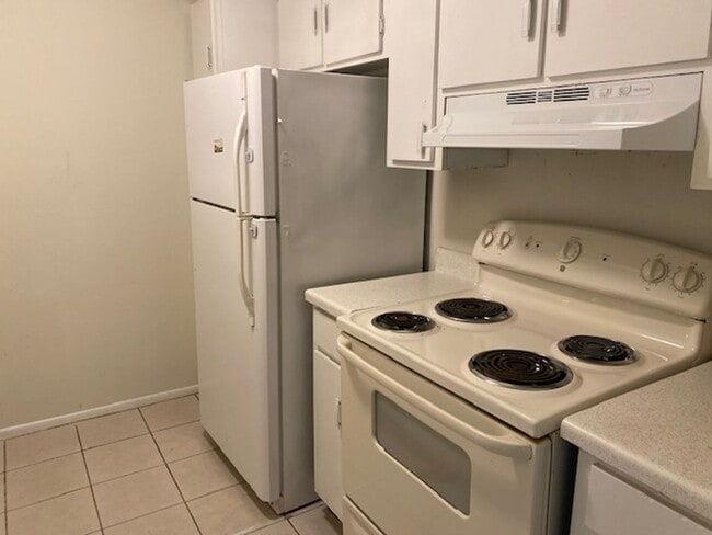 310 Cherokee Ct Unit E