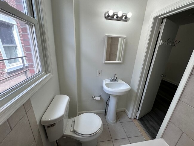 Photo - 1012 W Main St Unit Apt 3