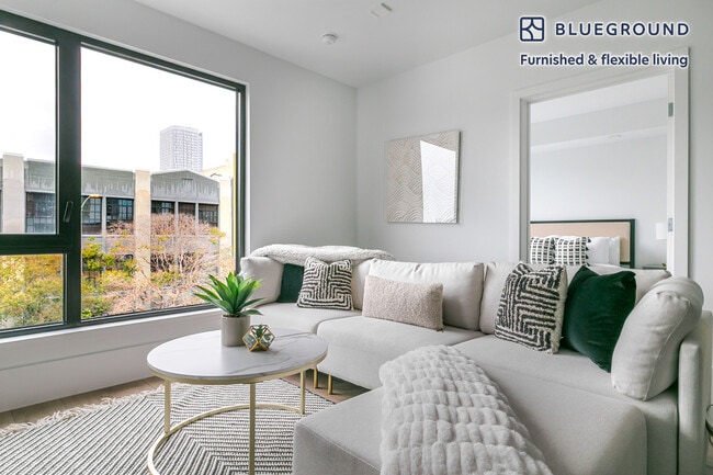 Building Photo - 1288 Howard St Unit FL4-ID2123