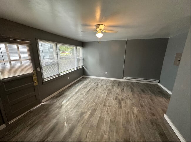1512 W Healey