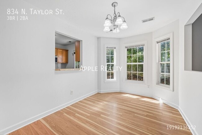 Photo - 834 N Taylor St