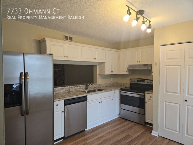 Photo - 7733 Ohmann Ct