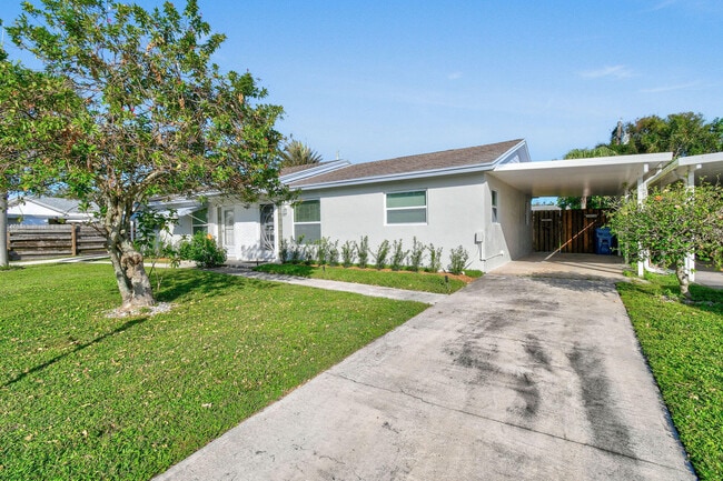 Photo - 1004 Stillwater Dr