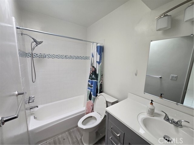 Photo - 1528 Berkeley St