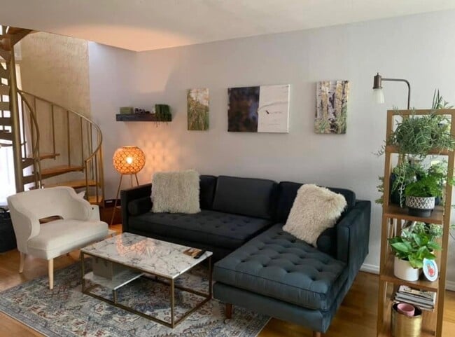 living room - 2222 Carmel Valley Rd Unit 2