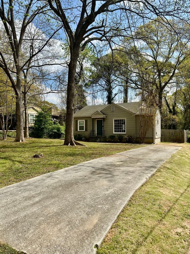 Photo - 1790 Cecilia Dr SE
