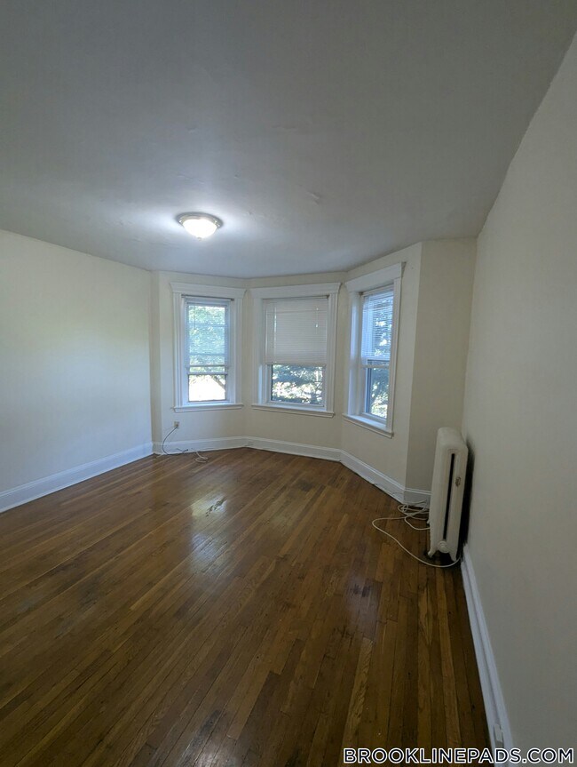 Photo - 364 Riverway Unidad 10