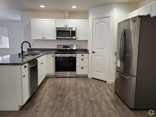 Building Photo - 1125 W Ivy Ave Unit B Rental