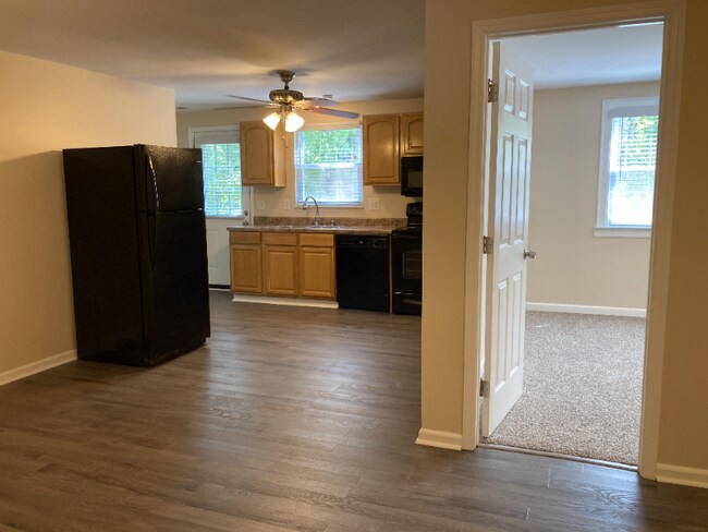 Photo - 309 Blade St Unit A