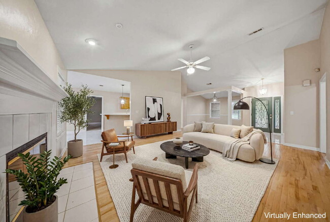 Photo - Spacious 4 Bed 2 Bath- Killearn Lakes