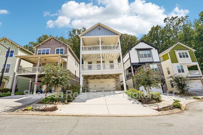 Building Photo - 1231 Ridenour Ln