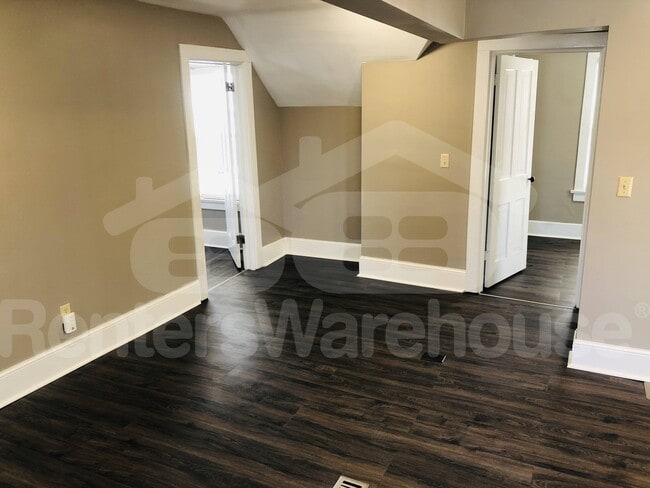 Photo - 209 1/2 Cross Street