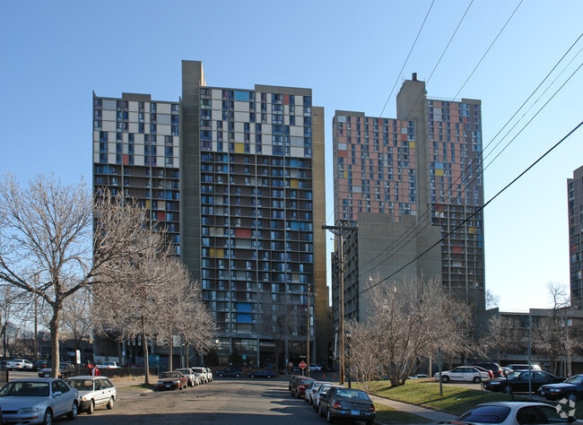 Riverside Plaza