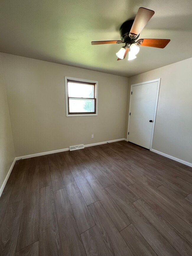 Photo - 1212 E Sylvan Ave Unidad 1212