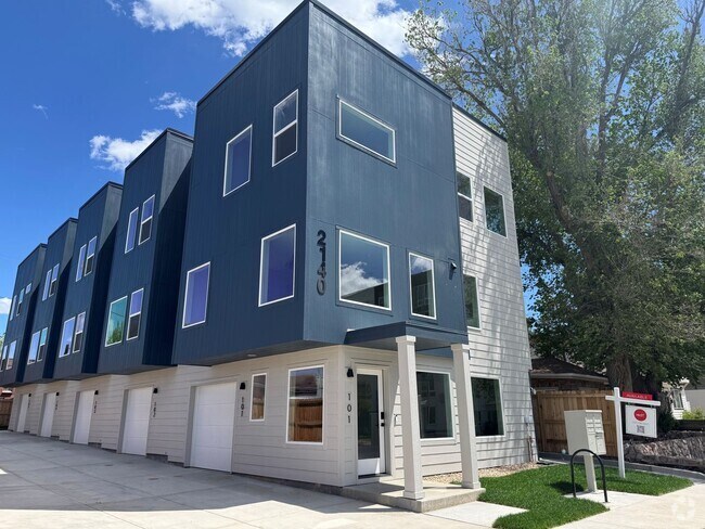 Building Photo - 2140 S Ash St Rental