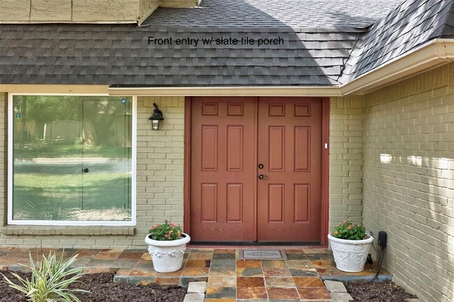 Building Photo - 9411 Cedar Crest Dr