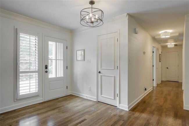 Photo - 392 Greenfield Ct