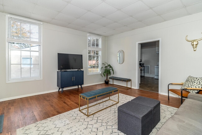 Photo - 1510 Stovall St