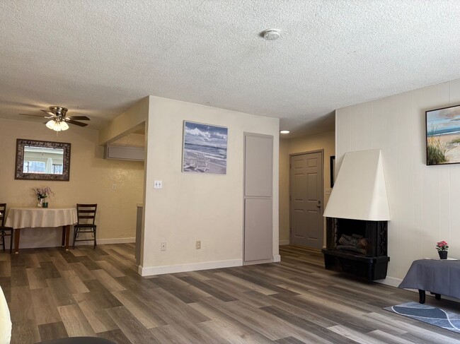 Building Photo - 2706 Voorhees Ave Rental