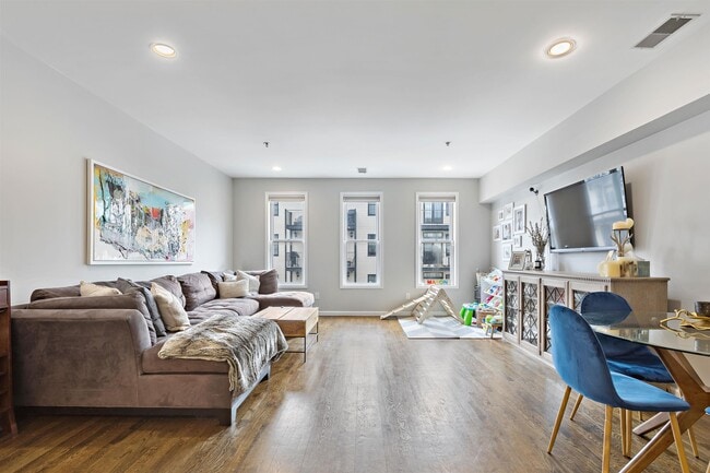 Photo - 901 Madison St Condo Unit 5C