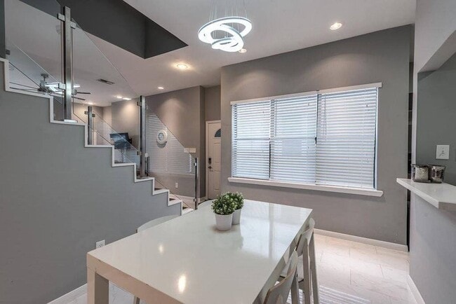 Photo - 204 Marshall St Unidad 5