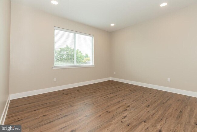 Photo - 2220 Master St Unit 12