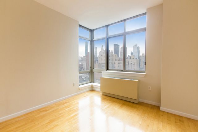250 E 30th St Unit 14-C