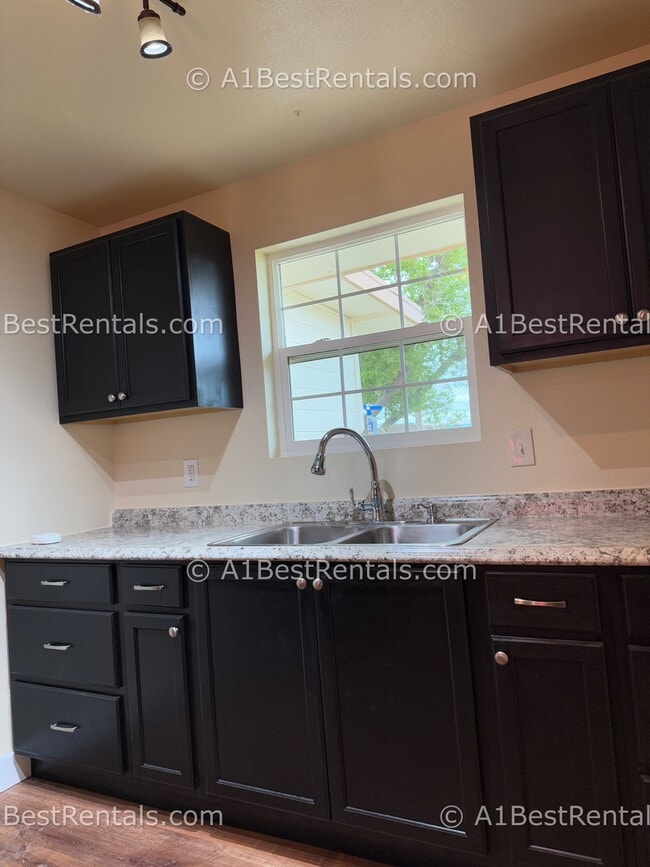 Photo - 3205 Sierra St