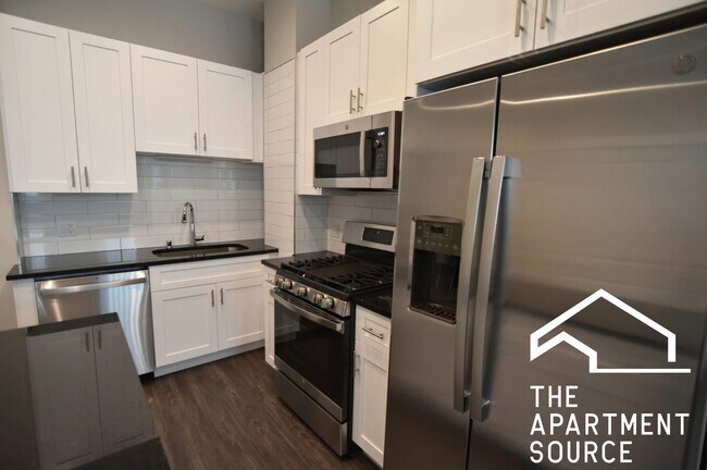 Photo - 1740 W Greenleaf Ave Apartments Unit 103