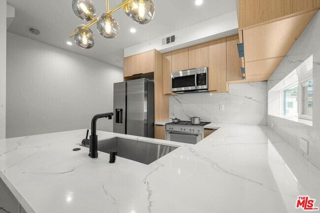 Photo - 2001 Vista Del Mar Ave Unit 4