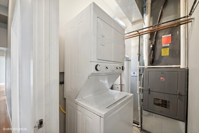 Photo - 3659 W Shakespeare Ave