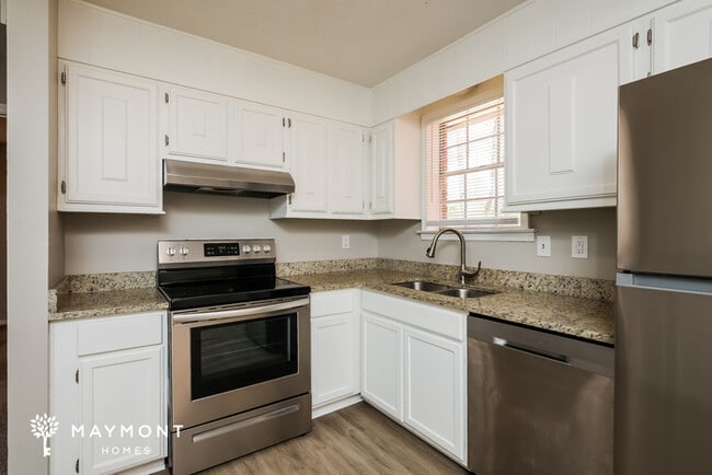 Photo - 225 Froman Dr