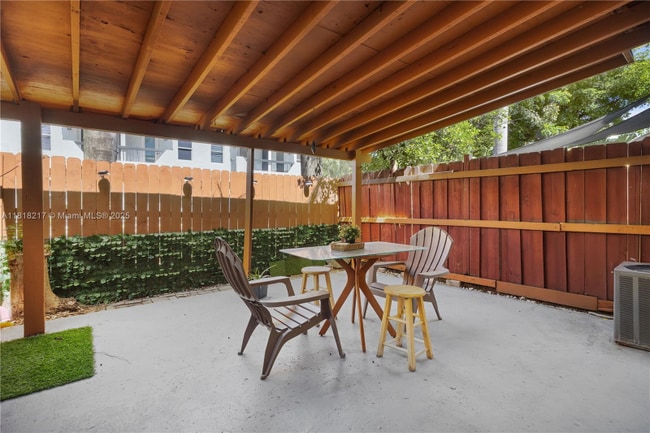 Photo - 8360 NW 8th St