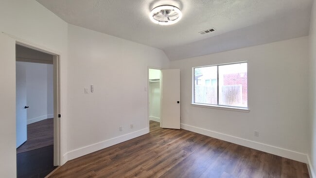 Photo - 17122 Canterbury Green Ct