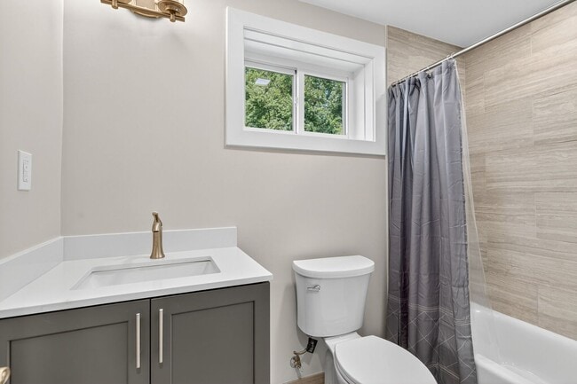 Photo - 4438 B St SE Unit #3