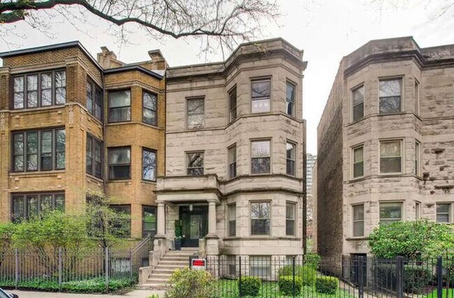 Building Photo - 5331 N Winthrop Ave Unit 3