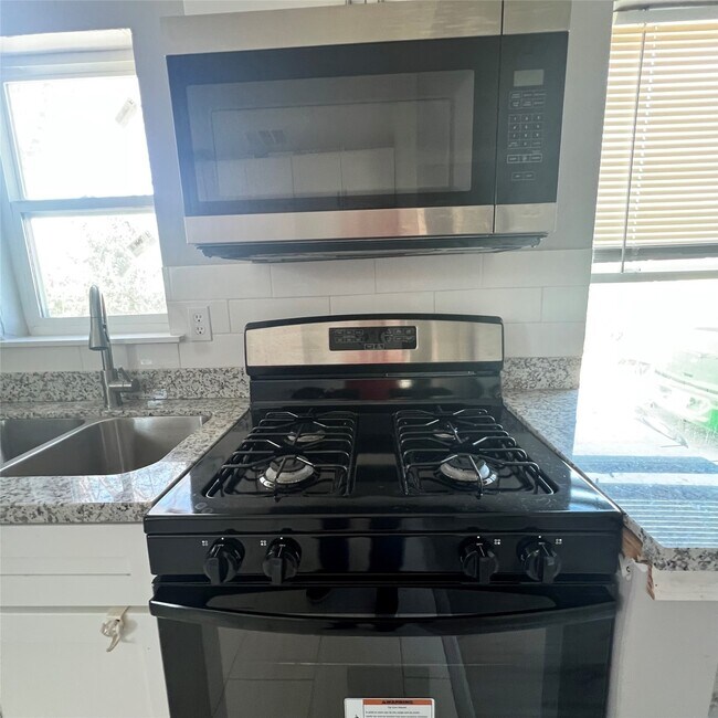 Photo - 3402 Chickering St